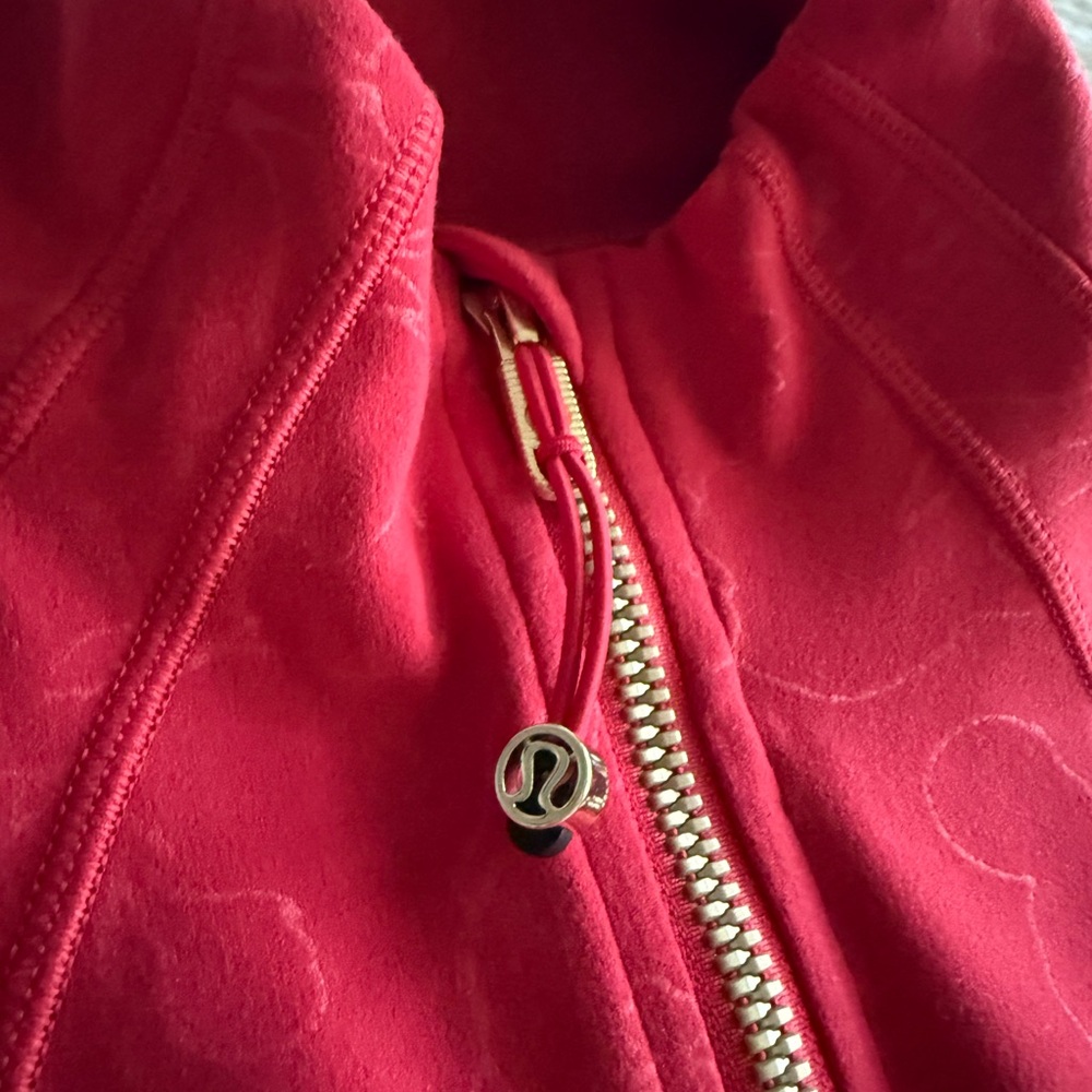Lululemon Lunar New Year Define Cropped Jacket Nulu Emboss Red - Picture 4 of 7